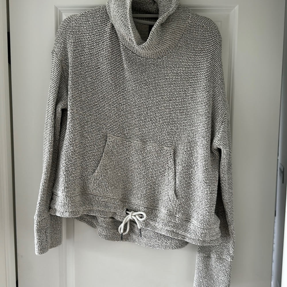 Sweaty Betty boucle size large sweatshirt